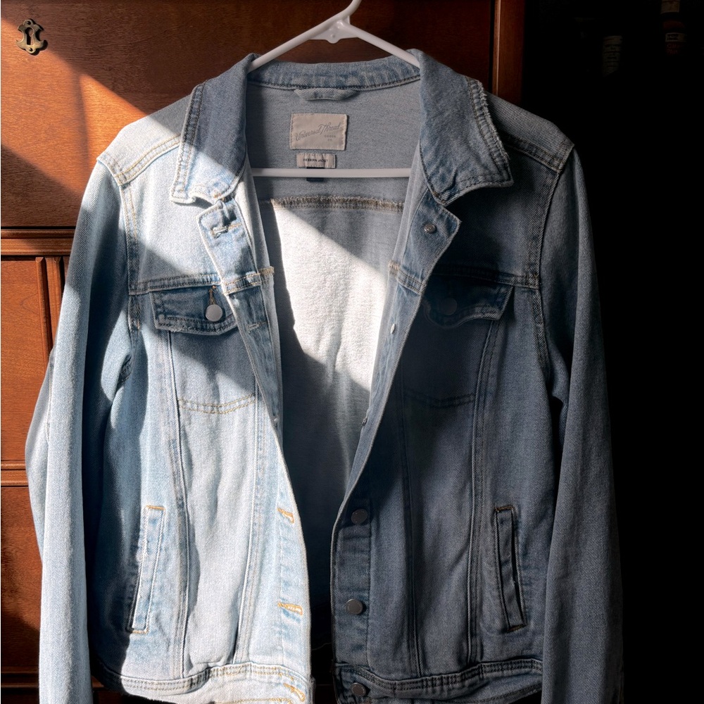 Universal threads denim jacket